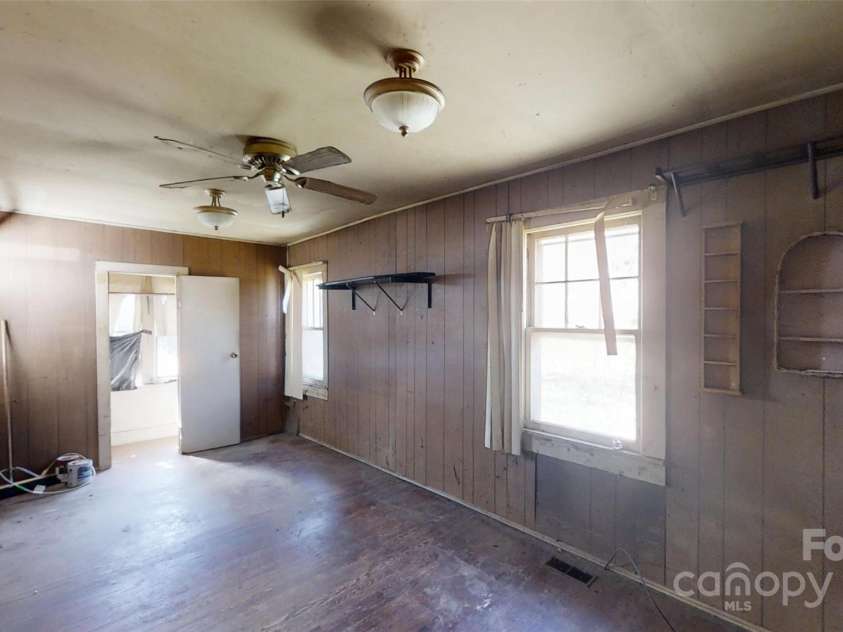 1628 Tunnel Road, Asheville, NC 28805.  MLS# CAR4235995, YatesRealty ID 9035. 