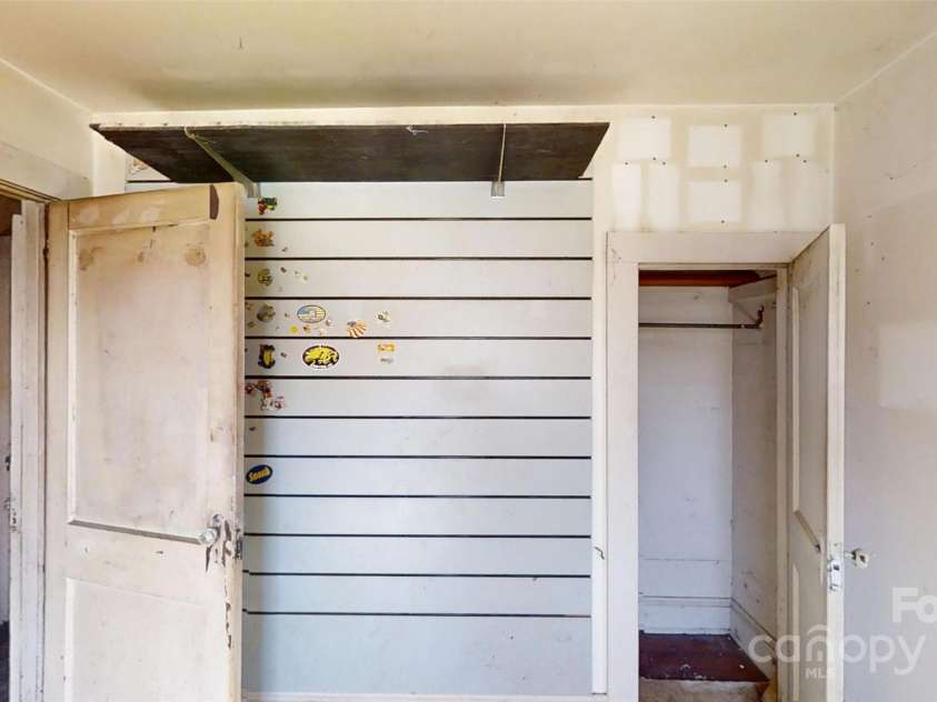 1628 Tunnel Road, Asheville, NC 28805.  MLS# CAR4235995, YatesRealty ID 9035. 