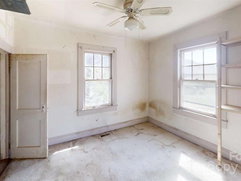 1628 Tunnel Road, Asheville, NC 28805.  MLS# CAR4235995, YatesRealty ID 9035. 