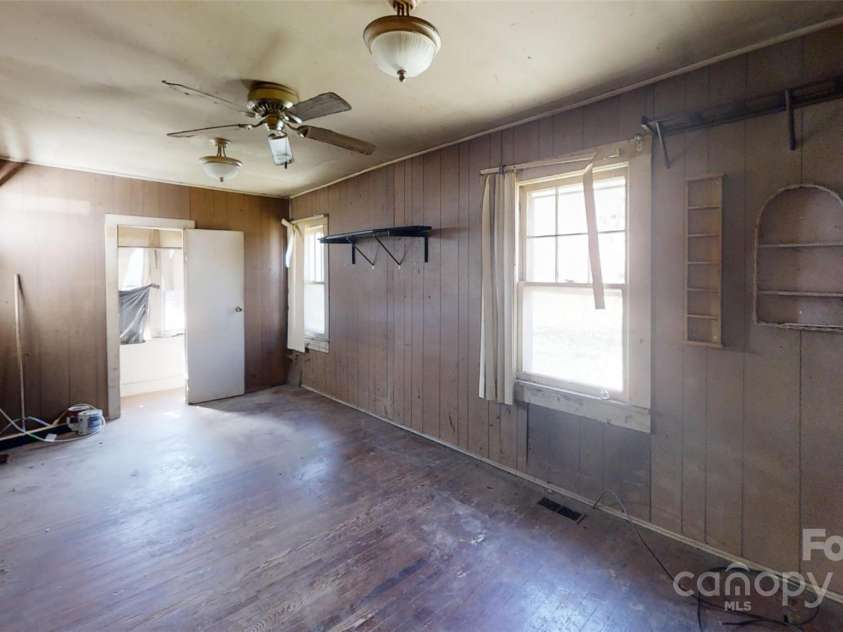 1628 Tunnel Road, Asheville, NC 28805.  MLS# CAR4235995, YatesRealty ID 9035. 