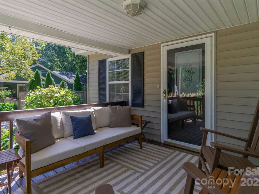 100 5th Street, Black Mountain, NC 28711.  MLS# CAR4249391, YatesRealty ID 9036. 