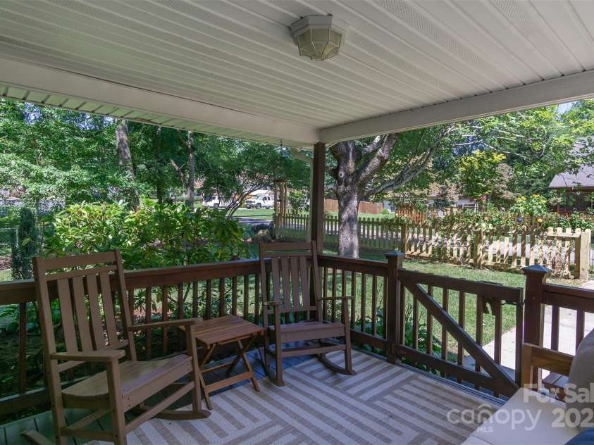 100 5th Street, Black Mountain, NC 28711.  MLS# CAR4249391, YatesRealty ID 9036. 