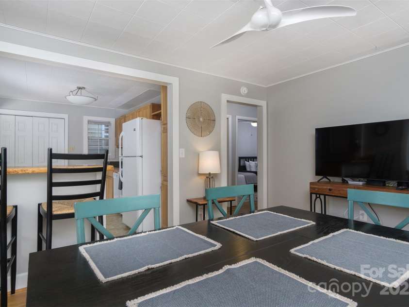100 5th Street, Black Mountain, NC 28711.  MLS# CAR4249391, YatesRealty ID 9036. 