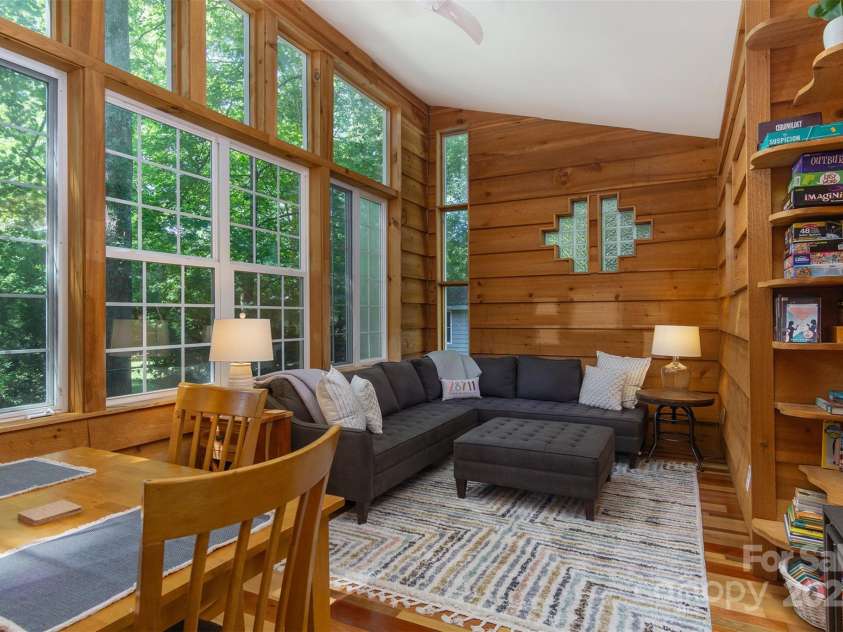 100 5th Street, Black Mountain, NC 28711.  MLS# CAR4249391, YatesRealty ID 9036. 