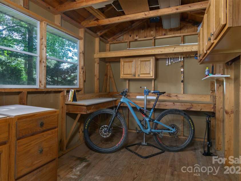 100 5th Street, Black Mountain, NC 28711.  MLS# CAR4249391, YatesRealty ID 9036. 