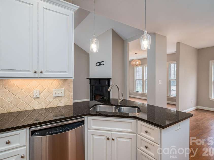 2179 Brookberry Lane, Gastonia, NC 28056.  MLS# CAR4349015, YatesRealty ID 9036. 