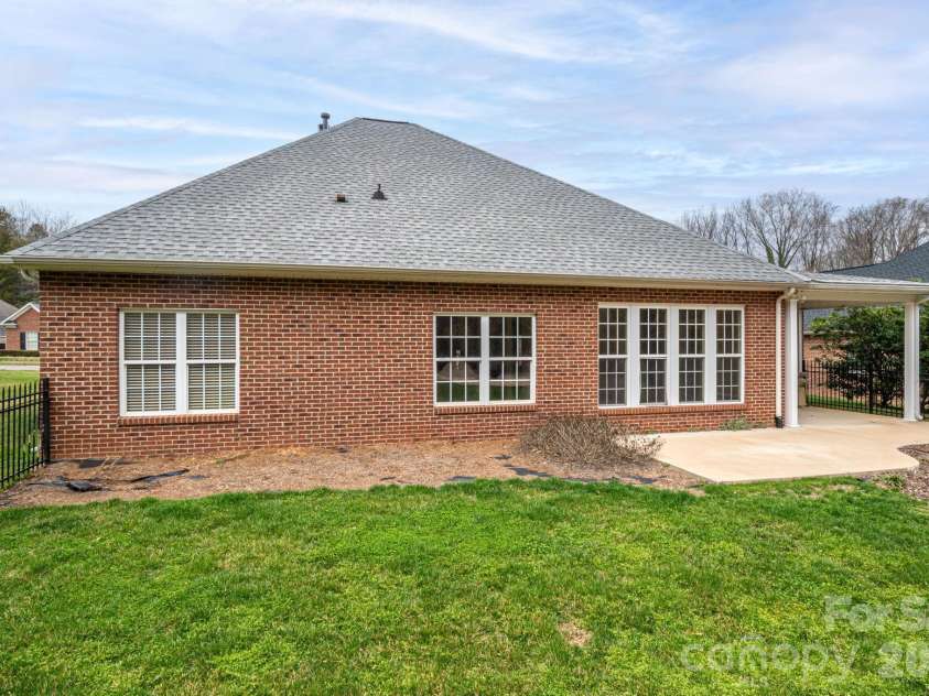 2179 Brookberry Lane, Gastonia, NC 28056.  MLS# CAR4349015, YatesRealty ID 9036. 