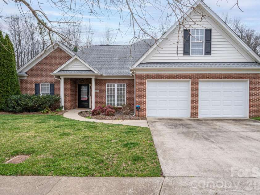 2179 Brookberry Lane, Gastonia, NC 28056.  MLS# CAR4349015, YatesRealty ID 9036. 