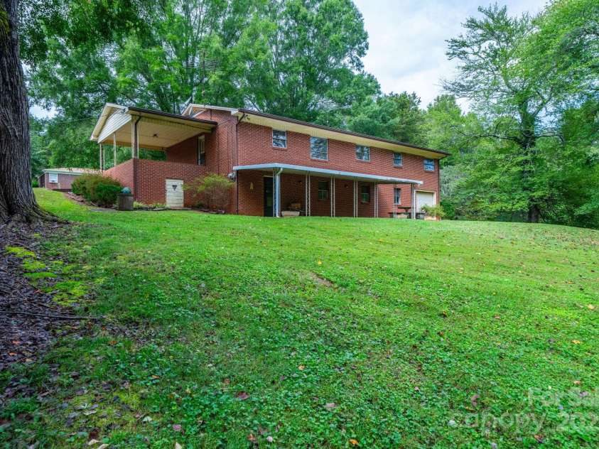 4955 Midway Sand Road, Hickory, NC 28601.  MLS# CAR4309064, YatesRealty ID 9037. 