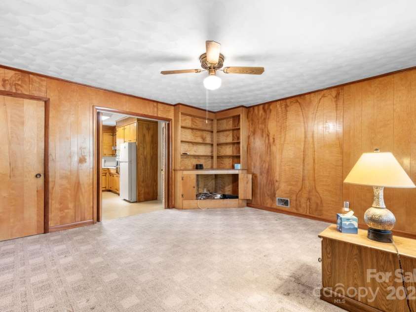 4955 Midway Sand Road, Hickory, NC 28601.  MLS# CAR4309064, YatesRealty ID 9037. 