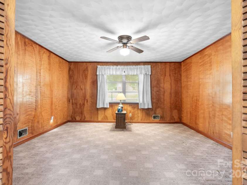 4955 Midway Sand Road, Hickory, NC 28601.  MLS# CAR4309064, YatesRealty ID 9037. 