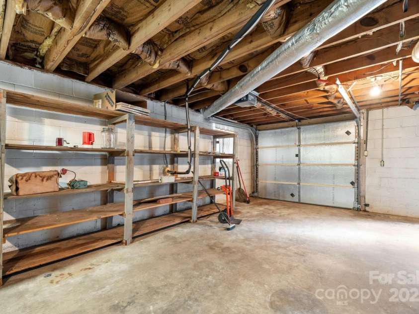 4955 Midway Sand Road, Hickory, NC 28601.  MLS# CAR4309064, YatesRealty ID 9037. 