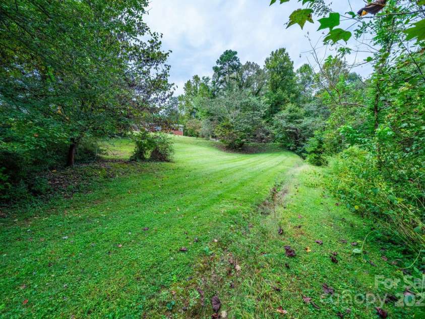 4955 Midway Sand Road, Hickory, NC 28601.  MLS# CAR4309064, YatesRealty ID 9037. 