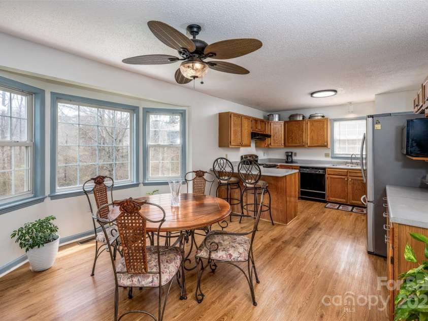 166 Rosalind Lane, Statesville, NC 28677.  MLS# CAR4114353, YatesRealty ID 9038. Dining Area Open to Kitchen