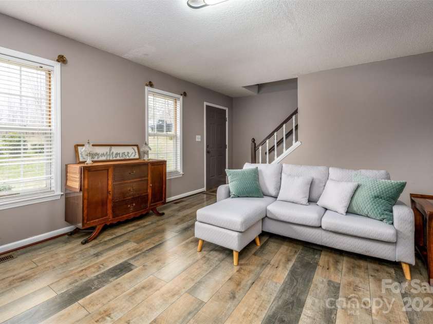 166 Rosalind Lane, Statesville, NC 28677.  MLS# CAR4114353, YatesRealty ID 9038. Living Room