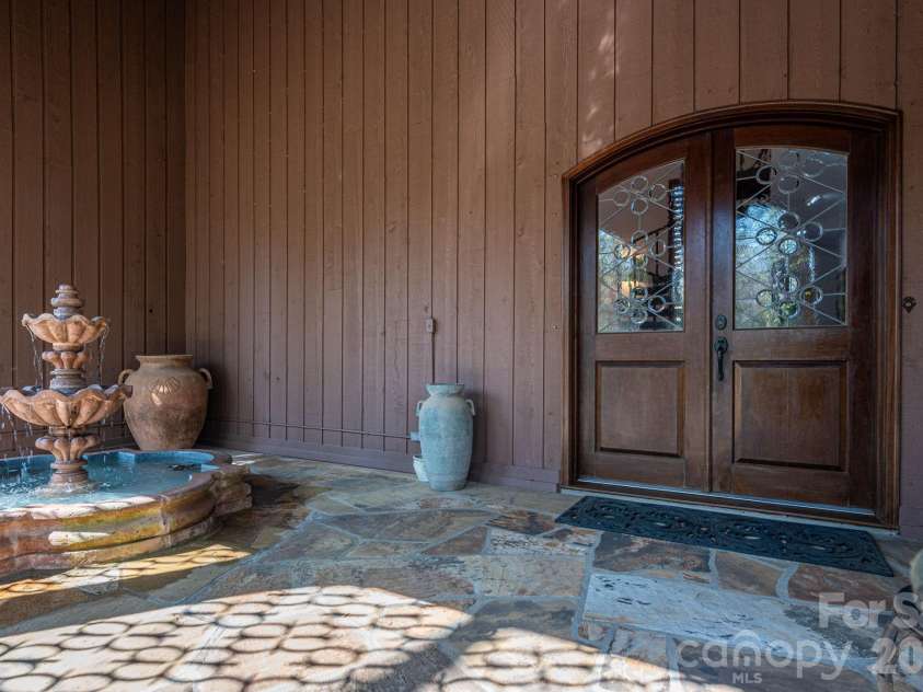 1432 Laurel Lane, Gastonia, NC 28054.  MLS# CAR4358971, YatesRealty ID 9039. 