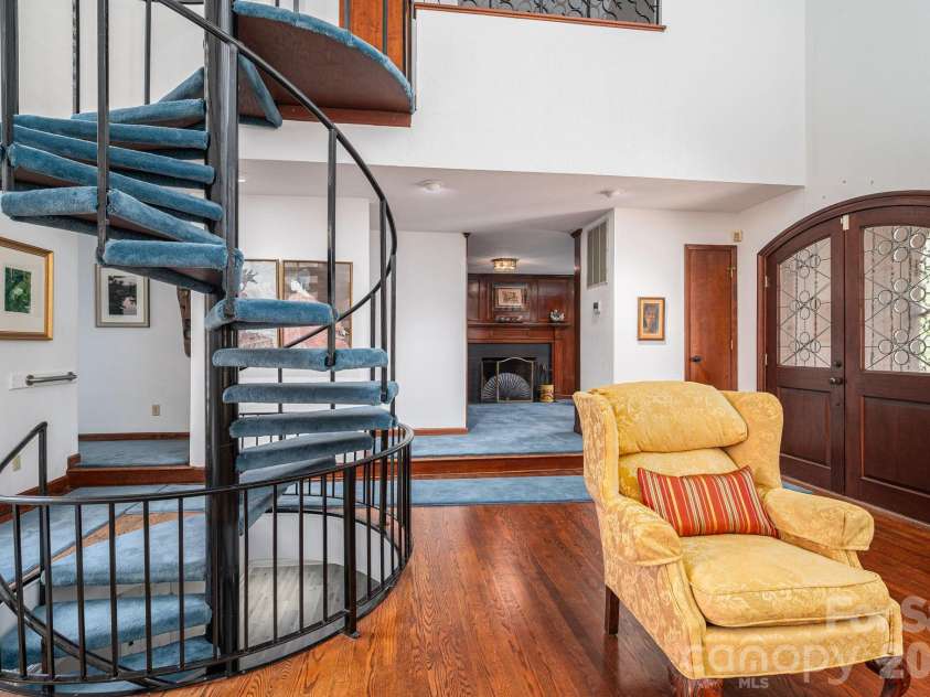 1432 Laurel Lane, Gastonia, NC 28054.  MLS# CAR4358971, YatesRealty ID 9039. 