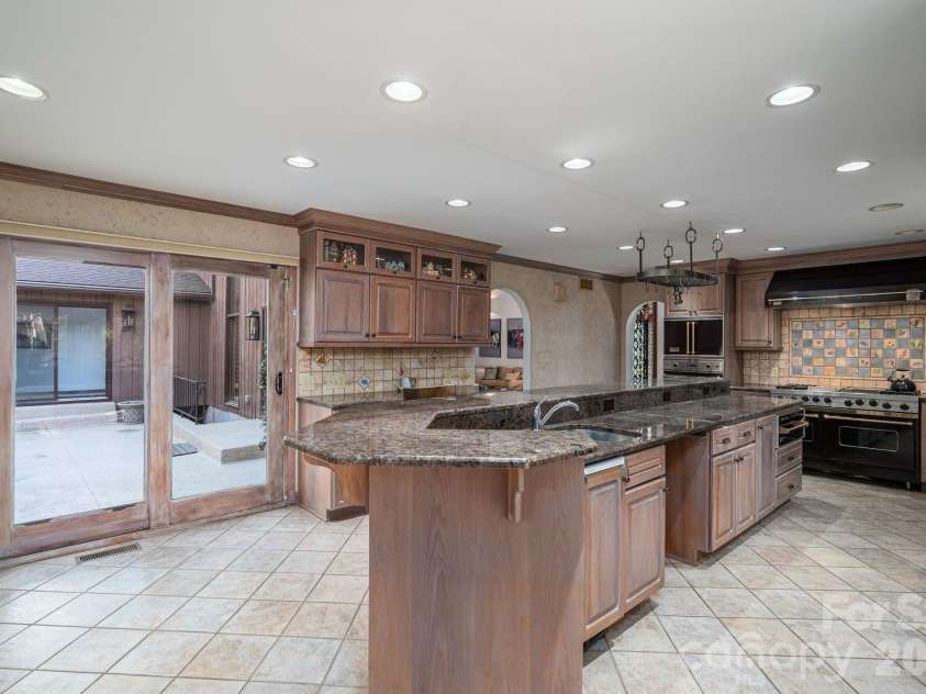 1432 Laurel Lane, Gastonia, NC 28054.  MLS# CAR4358971, YatesRealty ID 9039. 