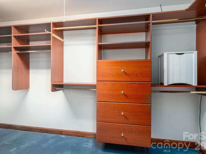 1432 Laurel Lane, Gastonia, NC 28054.  MLS# CAR4358971, YatesRealty ID 9039. 