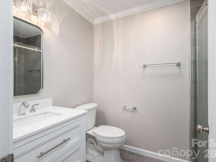 1432 Laurel Lane, Gastonia, NC 28054.  MLS# CAR4358971, YatesRealty ID 9039. 