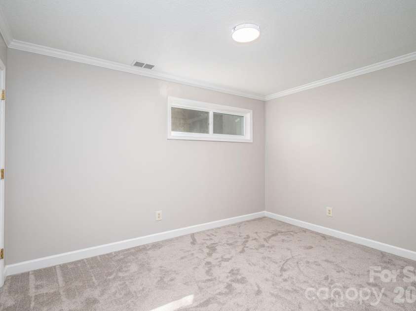 1432 Laurel Lane, Gastonia, NC 28054.  MLS# CAR4358971, YatesRealty ID 9039. 