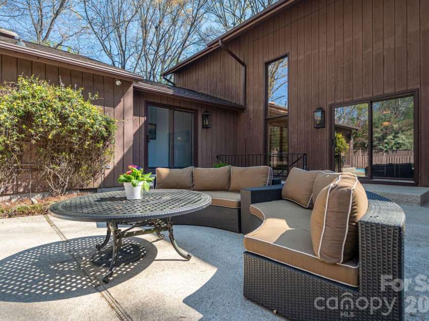 1432 Laurel Lane, Gastonia, NC 28054.  MLS# CAR4358971, YatesRealty ID 9039. 