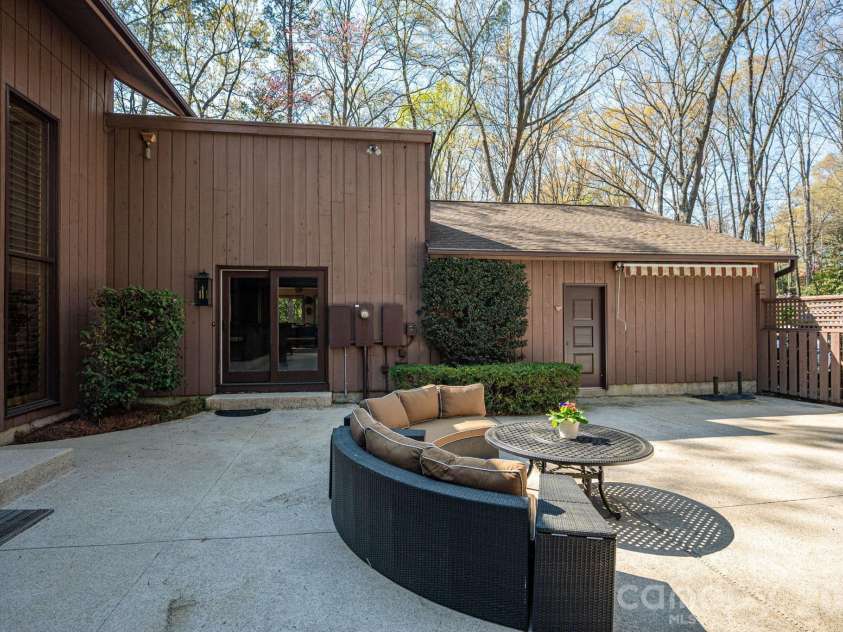 1432 Laurel Lane, Gastonia, NC 28054.  MLS# CAR4358971, YatesRealty ID 9039. 
