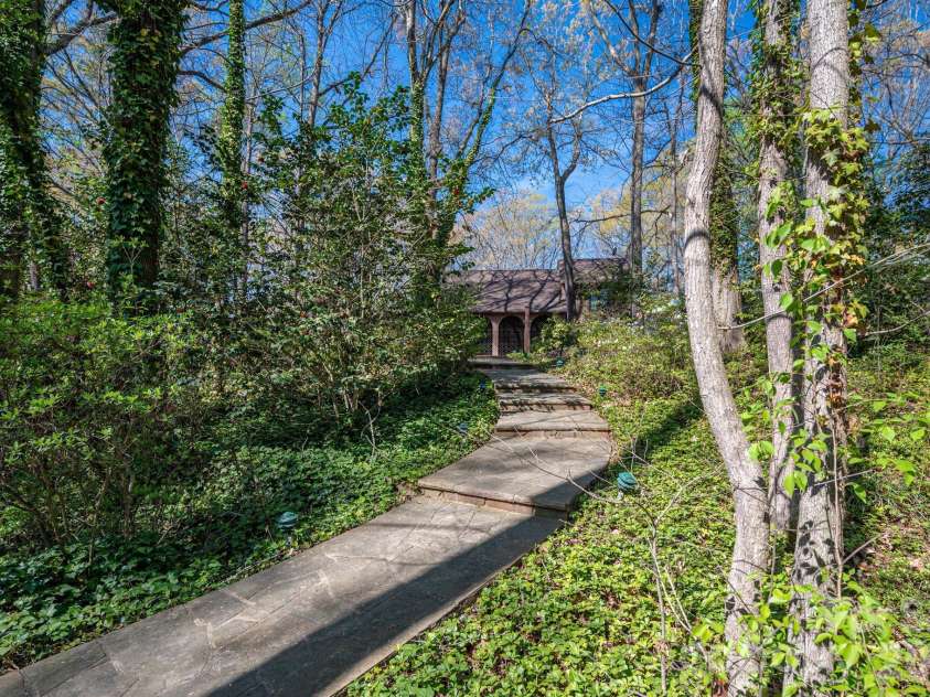 1432 Laurel Lane, Gastonia, NC 28054.  MLS# CAR4358971, YatesRealty ID 9039. 