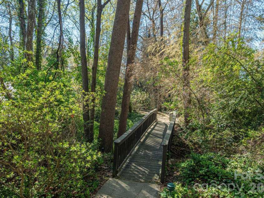 1432 Laurel Lane, Gastonia, NC 28054.  MLS# CAR4358971, YatesRealty ID 9039. 