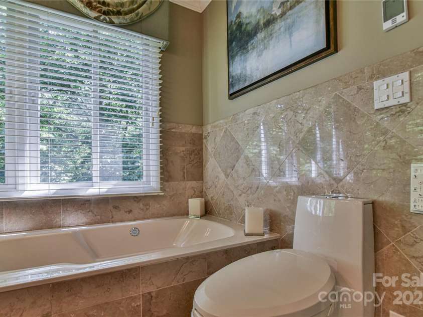 409 North Fork Road, Black Mountain, NC 28711.  MLS# CAR4284708, YatesRealty ID 904. 