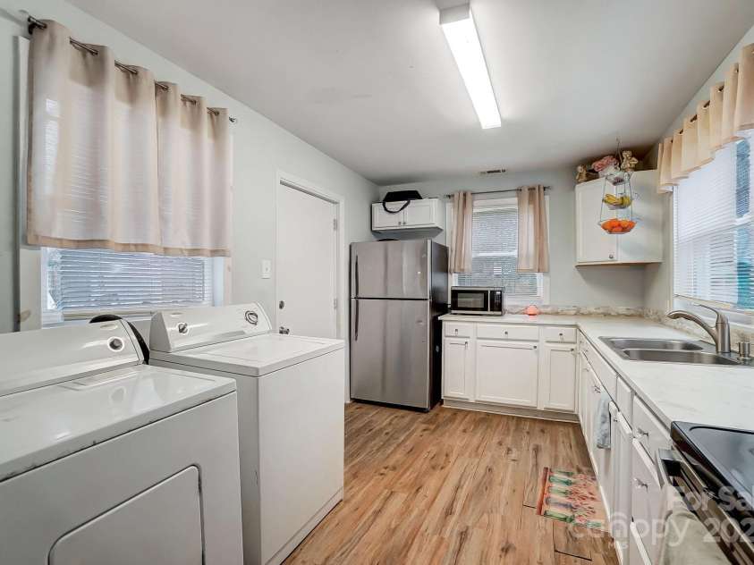 621 Flint Street, Rock Hill, SC 29730.  MLS# CAR4213139, YatesRealty ID 904. 