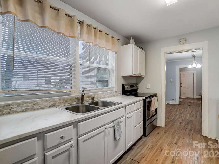 621 Flint Street, Rock Hill, SC 29730.  MLS# CAR4213139, YatesRealty ID 904. 