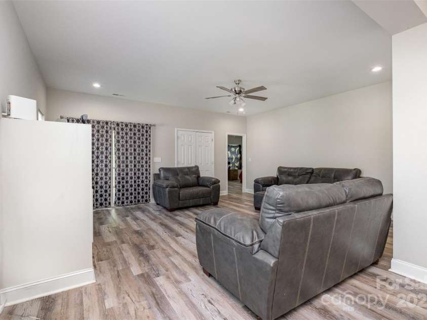 209 Sheffield Drive, York, SC 29745.  MLS# CAR4247482, YatesRealty ID 9040. 