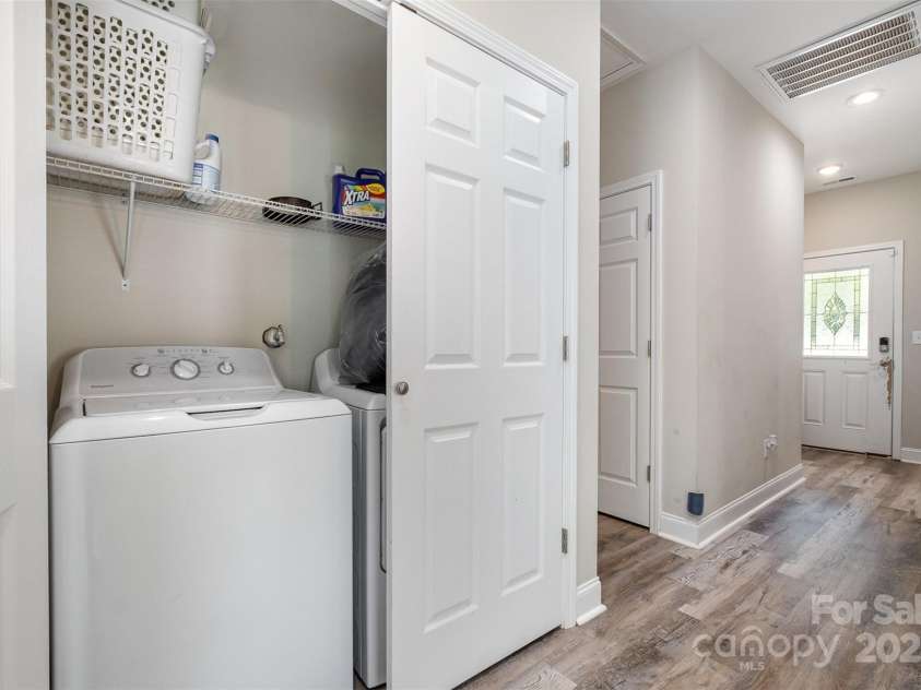 209 Sheffield Drive, York, SC 29745.  MLS# CAR4247482, YatesRealty ID 9040. 