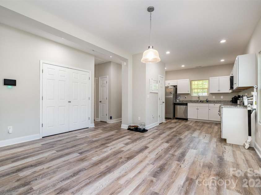 209 Sheffield Drive, York, SC 29745.  MLS# CAR4247482, YatesRealty ID 9040. 