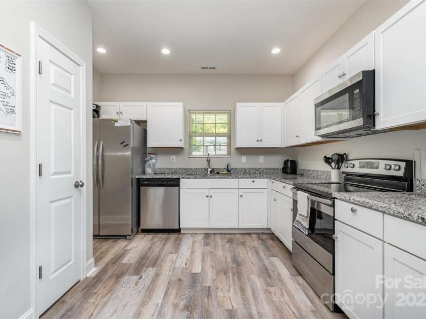 209 Sheffield Drive, York, SC 29745.  MLS# CAR4247482, YatesRealty ID 9040. 