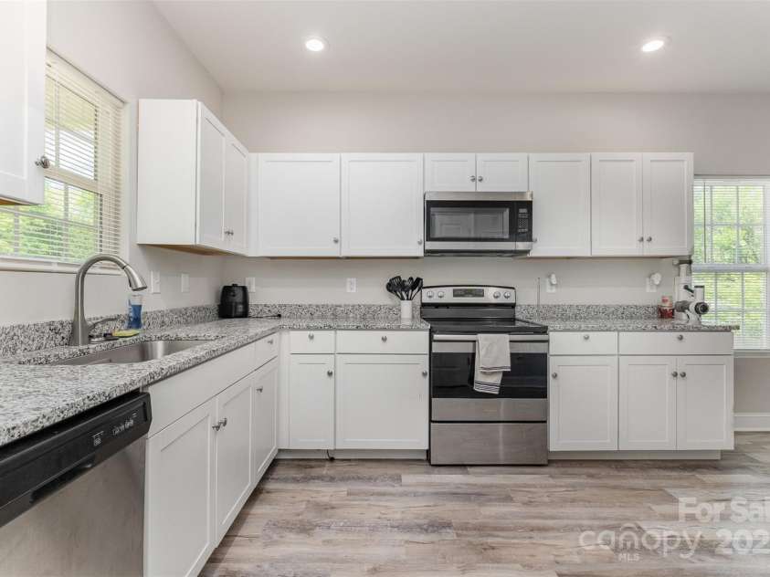 209 Sheffield Drive, York, SC 29745.  MLS# CAR4247482, YatesRealty ID 9040. 