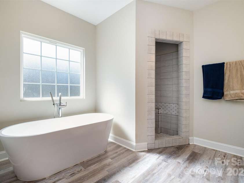 209 Sheffield Drive, York, SC 29745.  MLS# CAR4247482, YatesRealty ID 9040. 