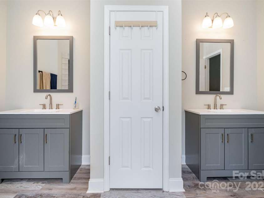 209 Sheffield Drive, York, SC 29745.  MLS# CAR4247482, YatesRealty ID 9040. 