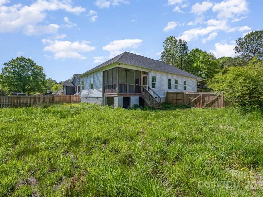 209 Sheffield Drive, York, SC 29745.  MLS# CAR4247482, YatesRealty ID 9040. 