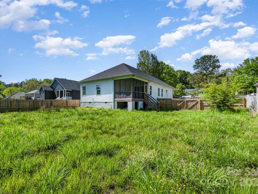 209 Sheffield Drive, York, SC 29745.  MLS# CAR4247482, YatesRealty ID 9040. 