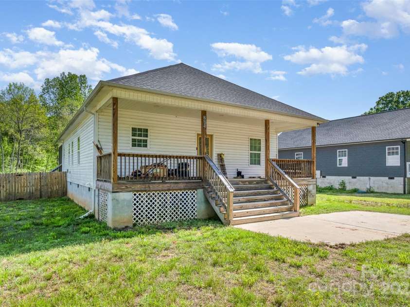 209 Sheffield Drive, York, SC 29745.  MLS# CAR4247482, YatesRealty ID 9040. 