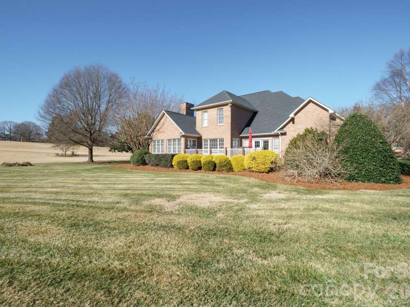 2425 Birdie Lane, Conover, NC 28613.  MLS# CAR4204810, YatesRealty ID 9040. 