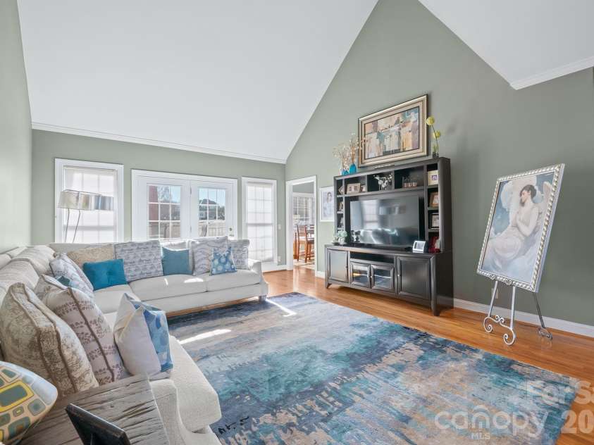 2425 Birdie Lane, Conover, NC 28613.  MLS# CAR4204810, YatesRealty ID 9040. Great Room