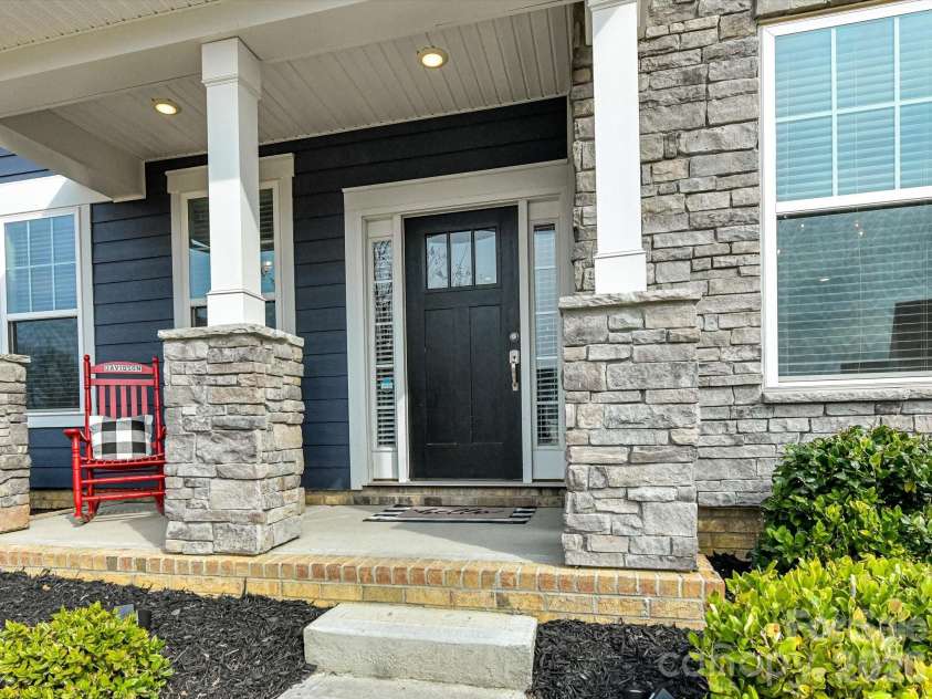12309 Westbranch Parkway, Davidson, NC 28036.  MLS# CAR4336206, YatesRealty ID 9041. Front Porch