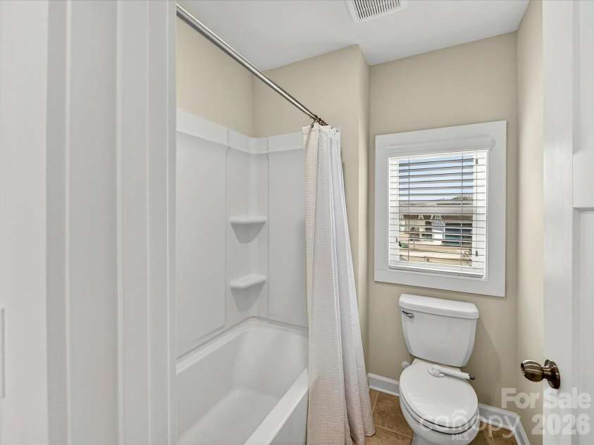 12309 Westbranch Parkway, Davidson, NC 28036.  MLS# CAR4336206, YatesRealty ID 9041. Jack and Jill Bathroom