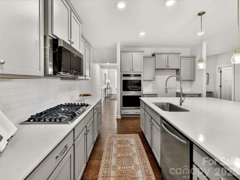 12309 Westbranch Parkway, Davidson, NC 28036.  MLS# CAR4336206, YatesRealty ID 9041. Kitchen