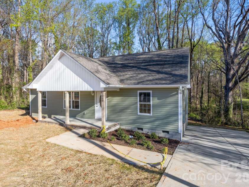 1700 Bringle Ferry Road, Salisbury, NC 28146.  MLS# CAR4342002, YatesRealty ID 9043. 1700 Bringle Ferry Rd