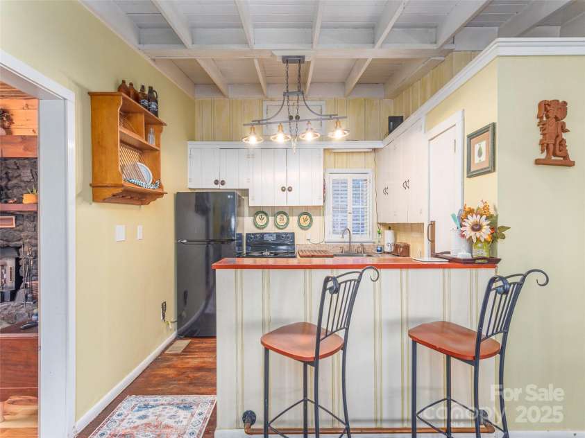 83 Rocky Ridge Road, Balsam, NC 28707.  MLS# CAR4243303, YatesRealty ID 9043. 