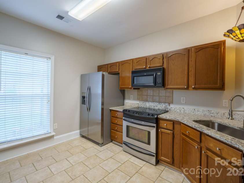 6007 Kenmore Lane, Indian Trail, NC 28079.  MLS# CAR4251243, YatesRealty ID 9044. Kitchen